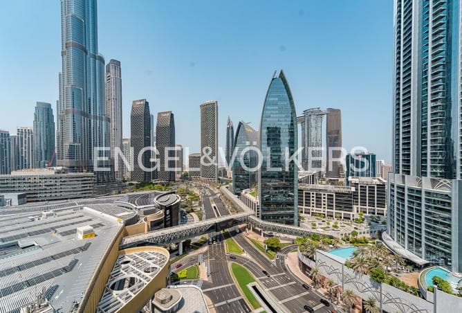 Luxury Furnished with Iconic Skyline Views