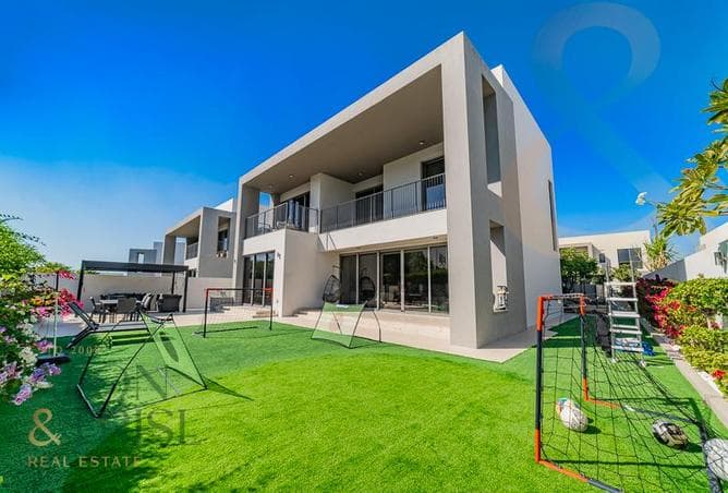 Best location | Large 5 Bedroom Villa | Upgraded - Image 1