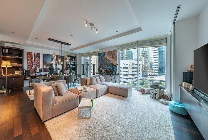 Beautiful 1 Bedroom Apt | Floor to Ceiling Windows