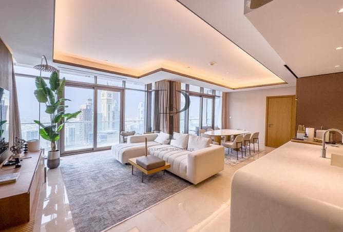 Fully Upgraded | Top-Floor | Stunning Skyline View - Image 1